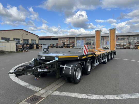 Przyczepy niskopodwoziowe z&nbsp;obrotnicą